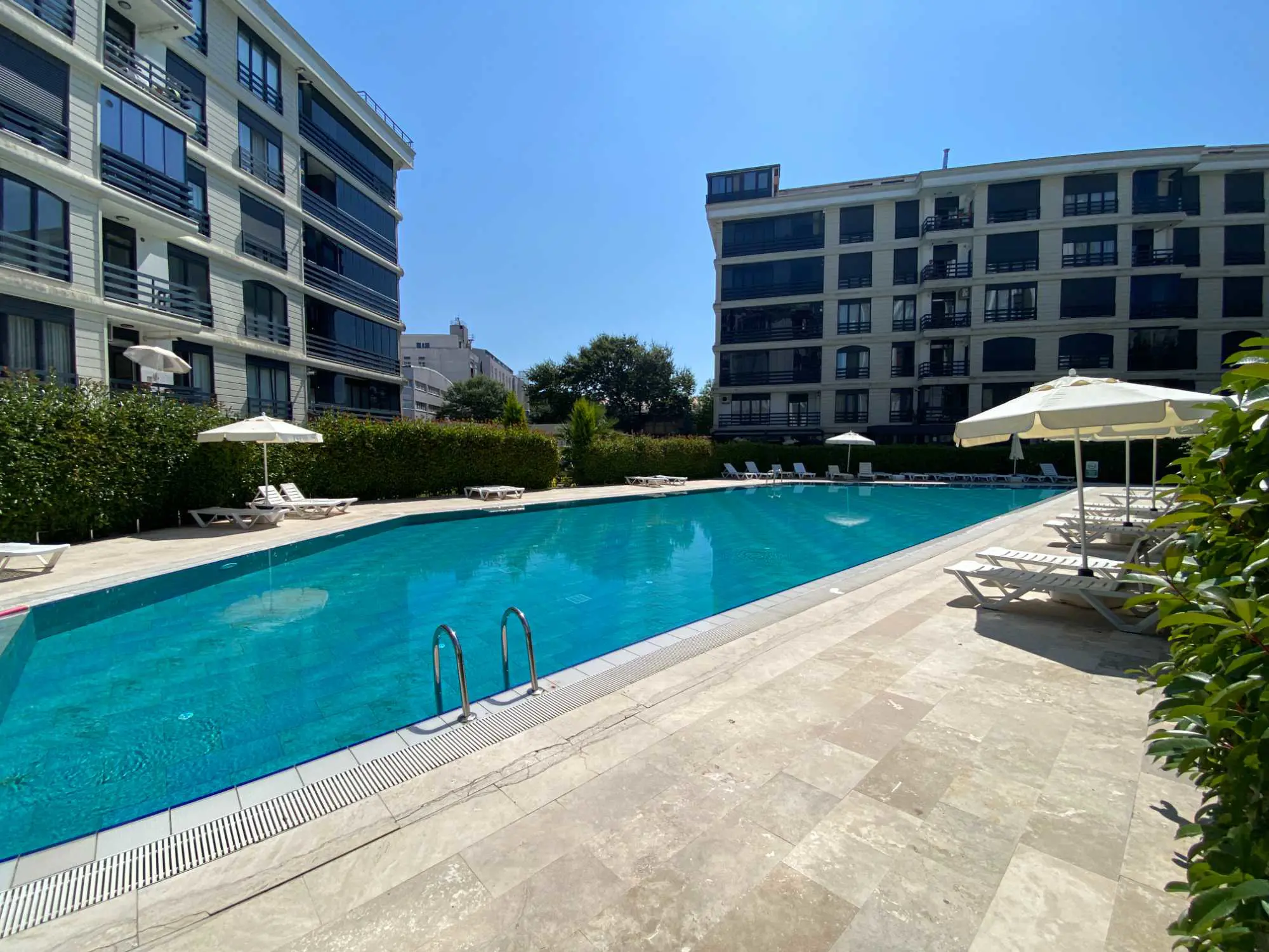 ÇEKMEKÖY SİTE İÇİ PARK VE ÇARŞI YANI 2+1 SATILIK DAİRE