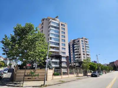 ÇANKAYA SANCAK MAHALLESİ YILDIZ PARK EVLERİNDE 4+1 SATILIK DAİRE