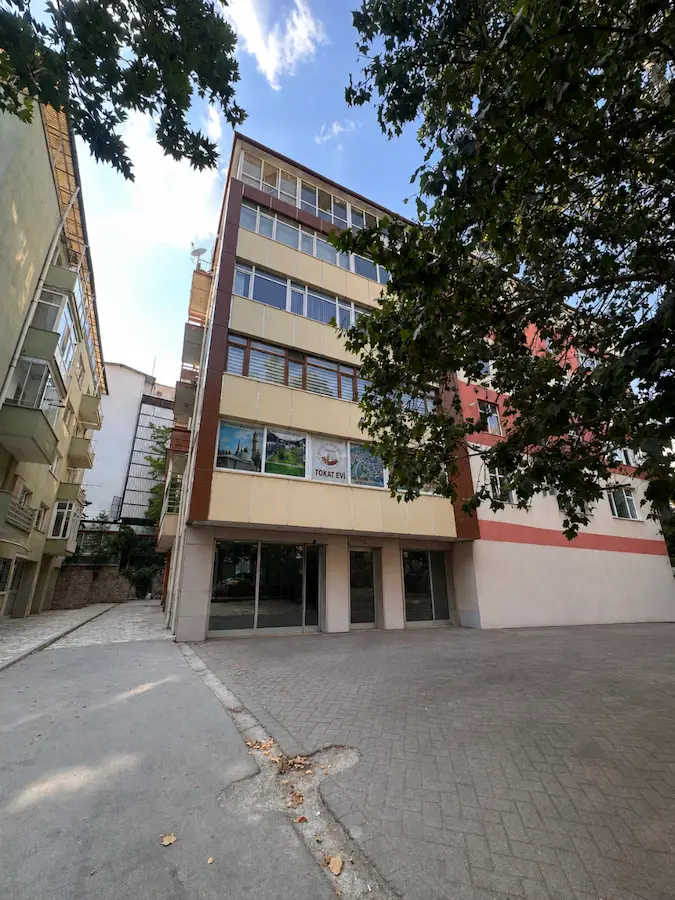 KIZILAY MENEKŞE SOKAK'TA KURUMSAL KIRACILI FIRSAT DÜKKAN 