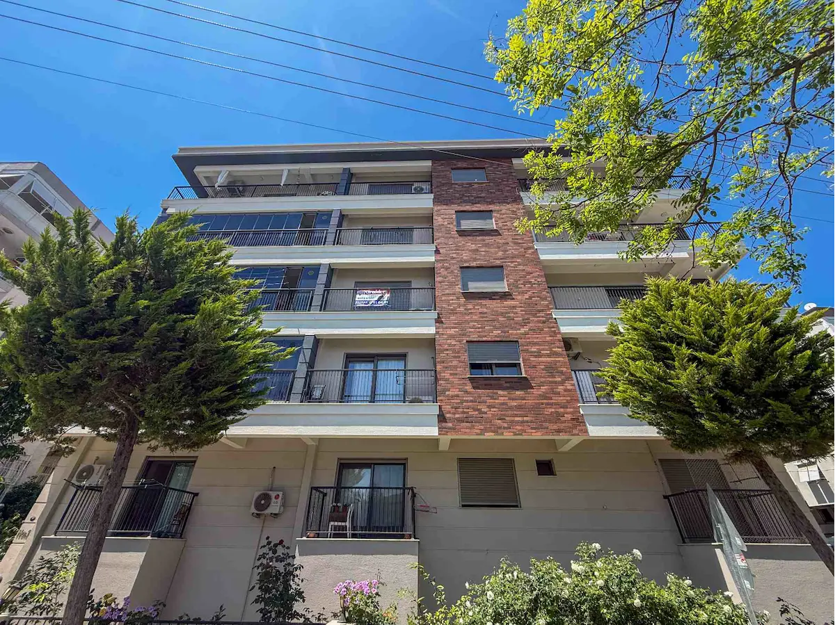 REMAX CAPELLA KARŞIYAKA BAHÇELIEVLERDE EŞYALI 1+1 KIRALIK DAIRE