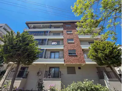 REMAX CAPELLA KARŞIYAKA BAHÇELIEVLERDE EŞYALI 1+1 KIRALIK DAIRE
