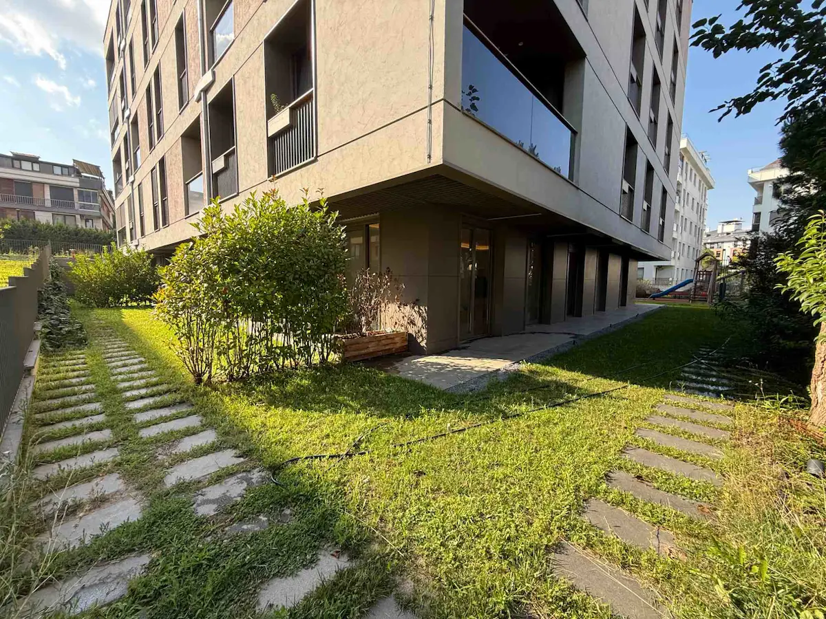 ALTUNİZADE ZİRAAT GYO PROJESİNDE BAHÇE KULLANIMLI 3+1 KİRALIK