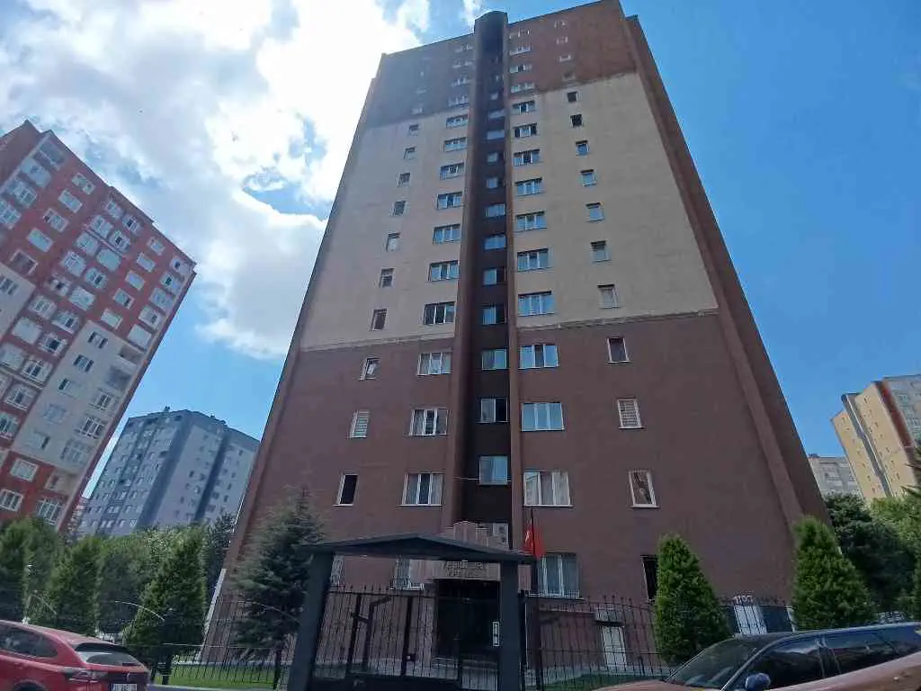BEYLİKDÜZÜ’NDE 3+1 | 130 M² BRÜT | 3. KAT | BALKONLU | KREDİYE UYGUN 3