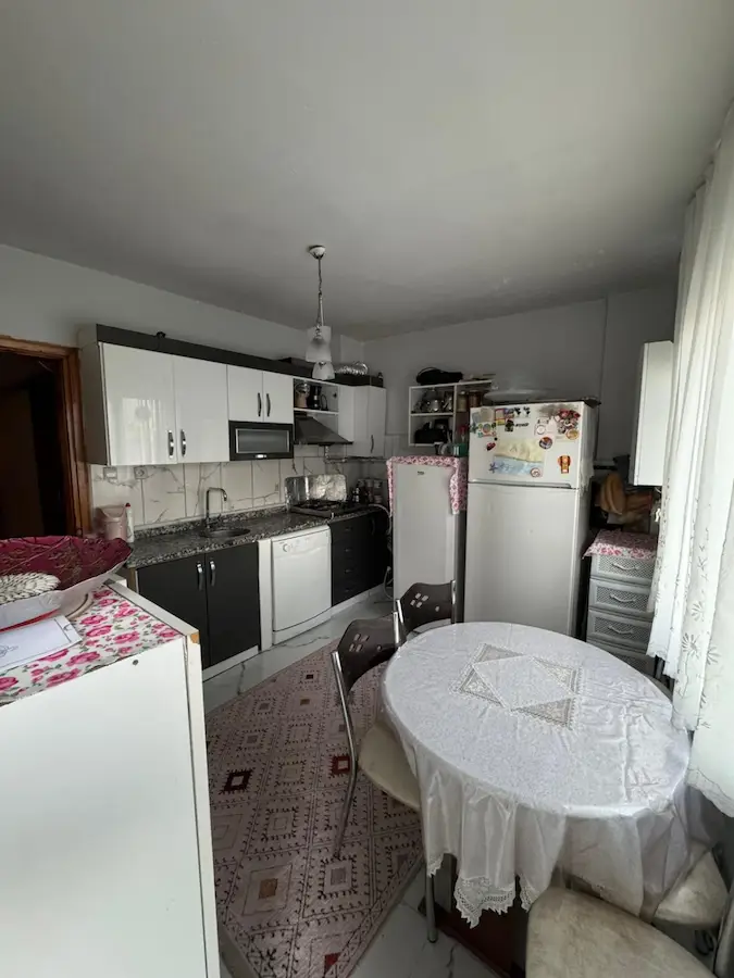 LİSE CADDESİNDE MERKEZİ KONUMDA, 3+1 ASANSÖRLÜ FIRSAT DAİRE