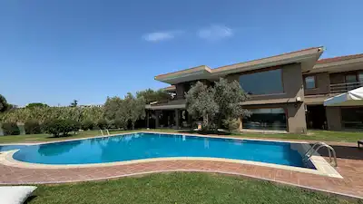 REMAX MID ERDEK ZEYTINLI'DE 650 M² LÜX 6+2 FIRSAT MALIKANE