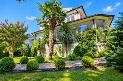 ÇEKMEKÖY REŞADİYE SULTAN REŞAT KONAKLARI’NDA SATILIK 5+2 VİLLA