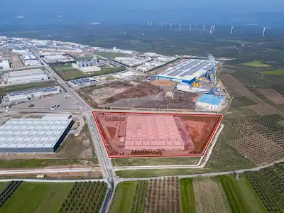 AKHISAR OSB'DE 44.000 M² ARSA 17.000 M² KAPALI ALANLI SATILIK FABRIKA