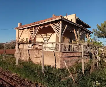 KAYSERİ MELİKGAZİ’DE MÜSTAKİL PARSEL TAPULU, KREDİYE UYGUN ÇİFTLİK EVİ VE ARAZİ
