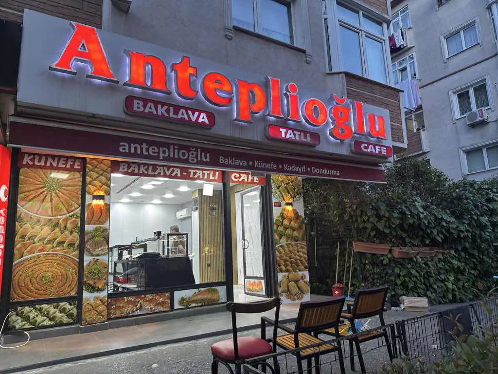 DEVREN KİRALIK ANTEPLİOĞLU BAKLAVA DUKKANI