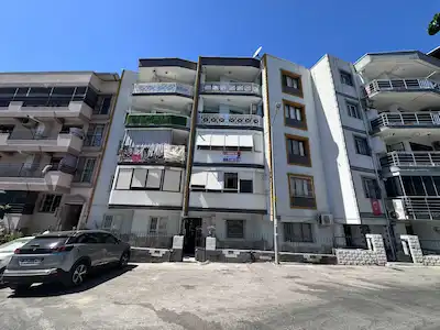 BUCA EFELER ÖTÜKEN KARŞISI 3+1 ARAKAT DOĞALGAZ SATILIK