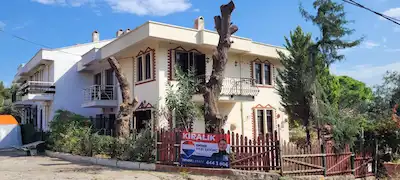 AYVALIK LALE ADASINDA BAHÇELI 2+1 VILLA 