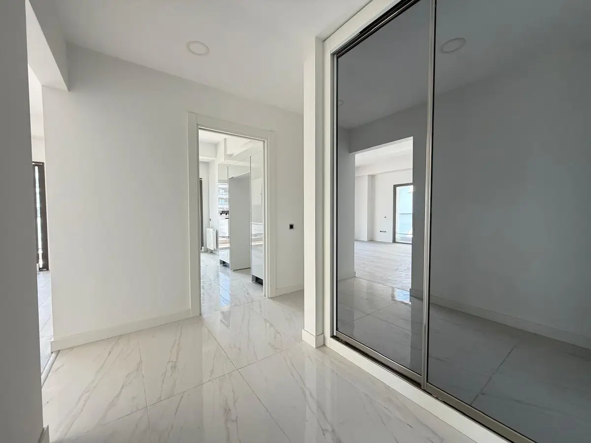 BÜYÜKÇEKMECE’DE SİTE İÇİNDE 3+1 | 185 M² BRÜT | 2 BANYO | DOĞU-GÜNEY CEPHE 2
