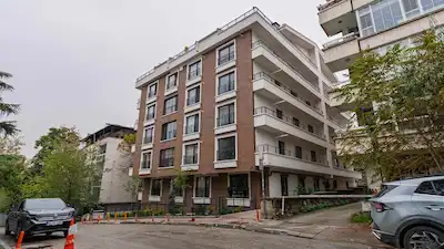 GÜVENEVLER’DE CİNNAH CADDESİ’NE YAKIN, SIFIR 3+1 DAİRE