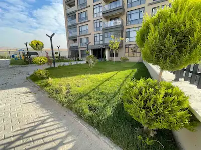 YENİMAHALLE YUVAKÖY’DE SIFIR BİNADA EŞYALI 2+1 | 2 BANYO | BALKON | MERKEZİ ISITMA