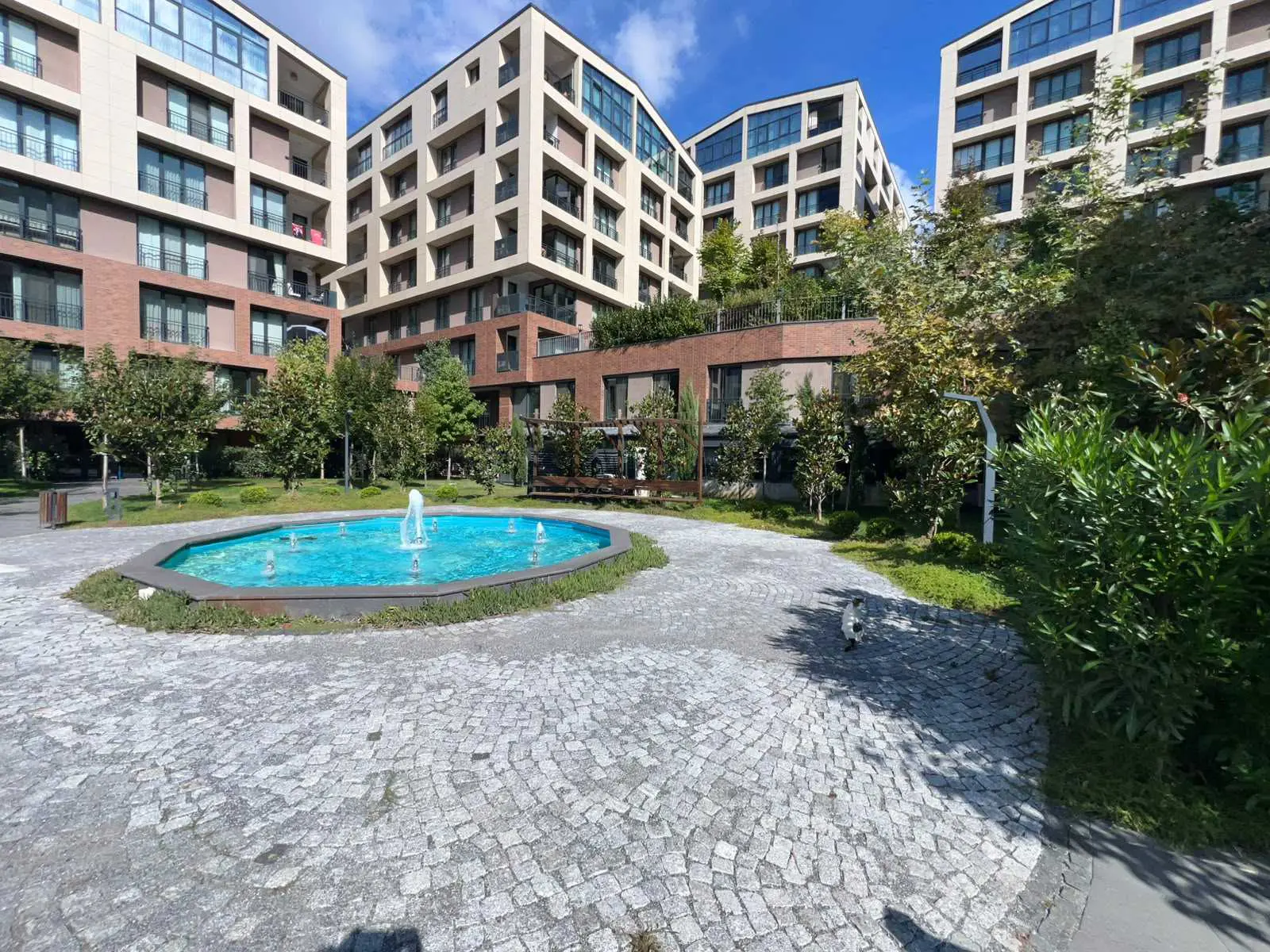 ACIBADEM KONAKLARI VİLLA TİPİ ÖZEL TERASLI SATILIK DAİRE