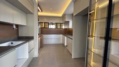 DOĞUMAK TOWER'DA ALANLI'DA DENİZ MANZARALI LÜKS 3+1 DAİRELER