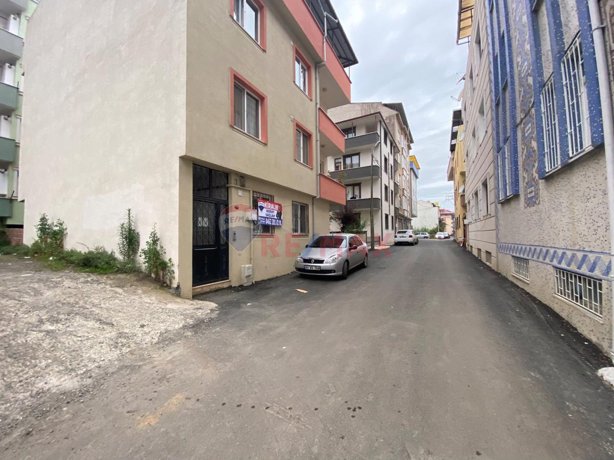 KONAKLAR'DA ANA YOLA YAKIN KİRALIK 3+1 DAİRE!!!