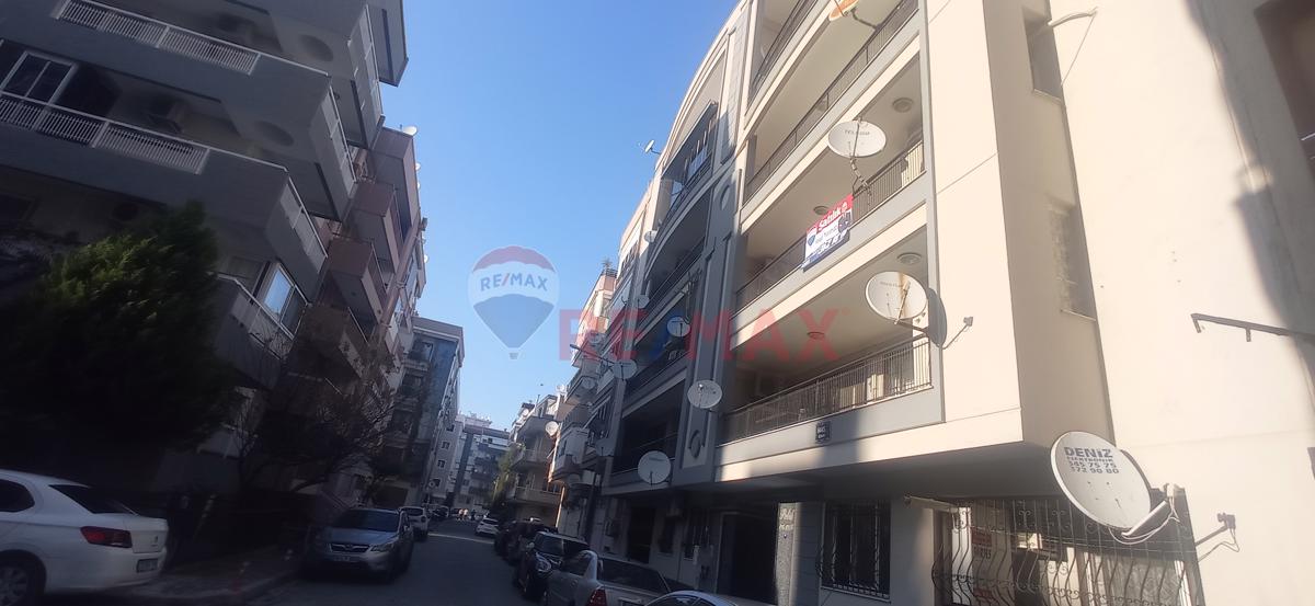 Atakent Hikmet Şimşek Kültür Merkezi Sokağı Eşyalı Satılık 4+1 Daire