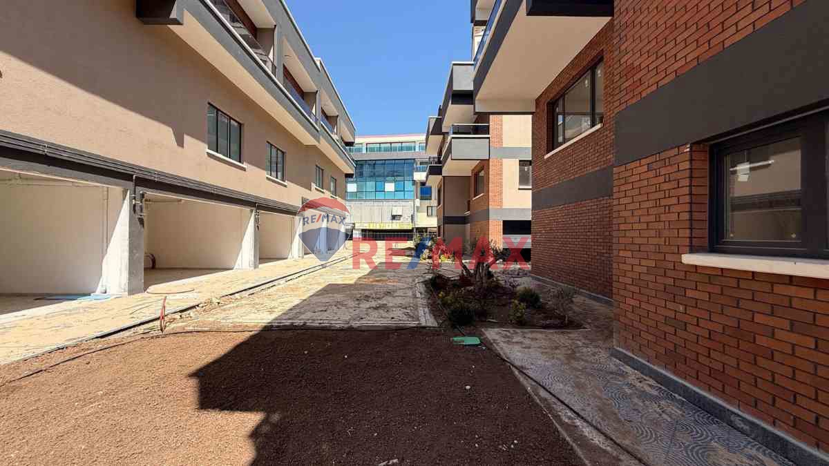 YAŞAMKENT VİLLA BERCEST SİTESİNDE İLERİ NATAMAM 5+1