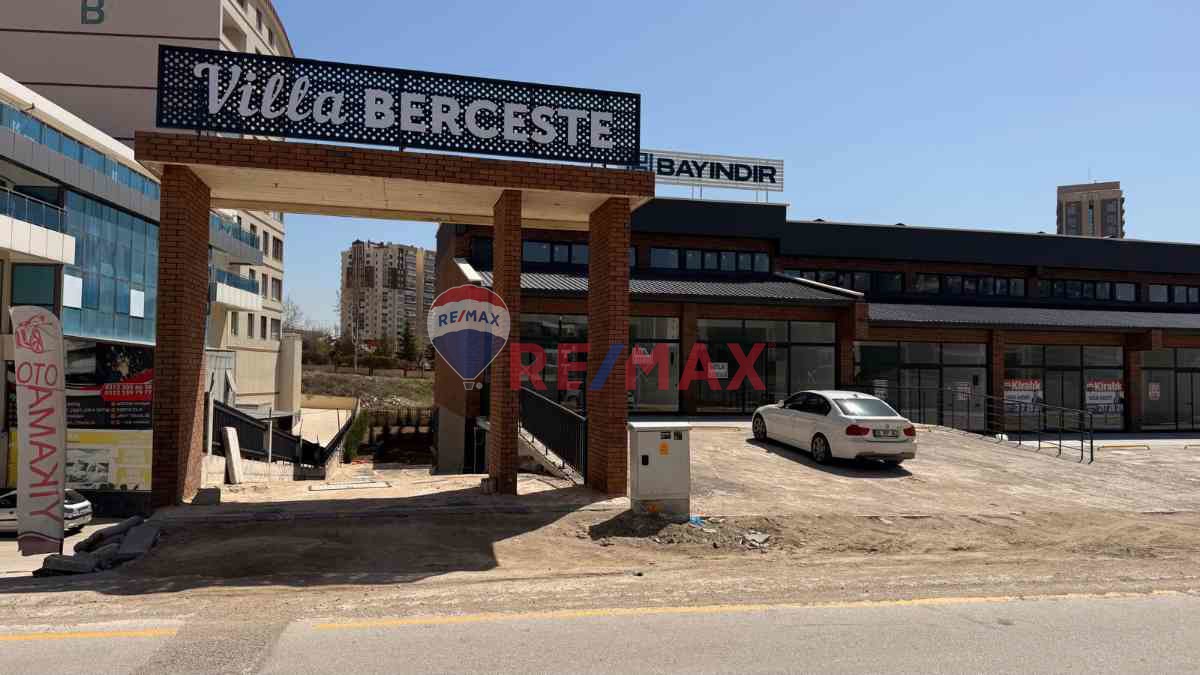 YAŞAMKENT VİLLA BERCEST SİTESİNDE İLERİ NATAMAM 5+1