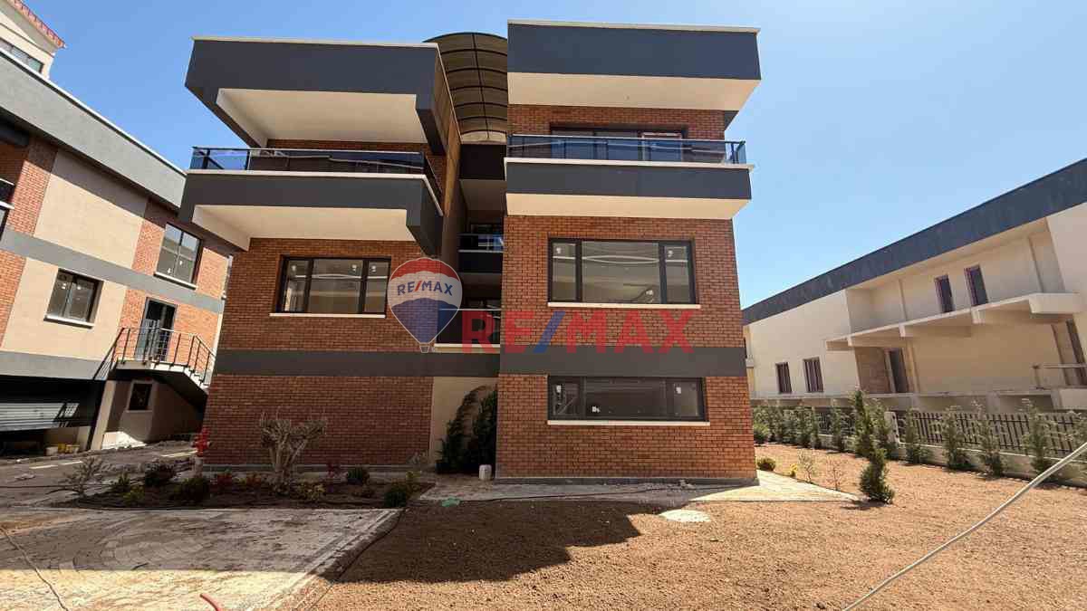 YAŞAMKENT VİLLA BERCEST SİTESİNDE İLERİ NATAMAM 5+1