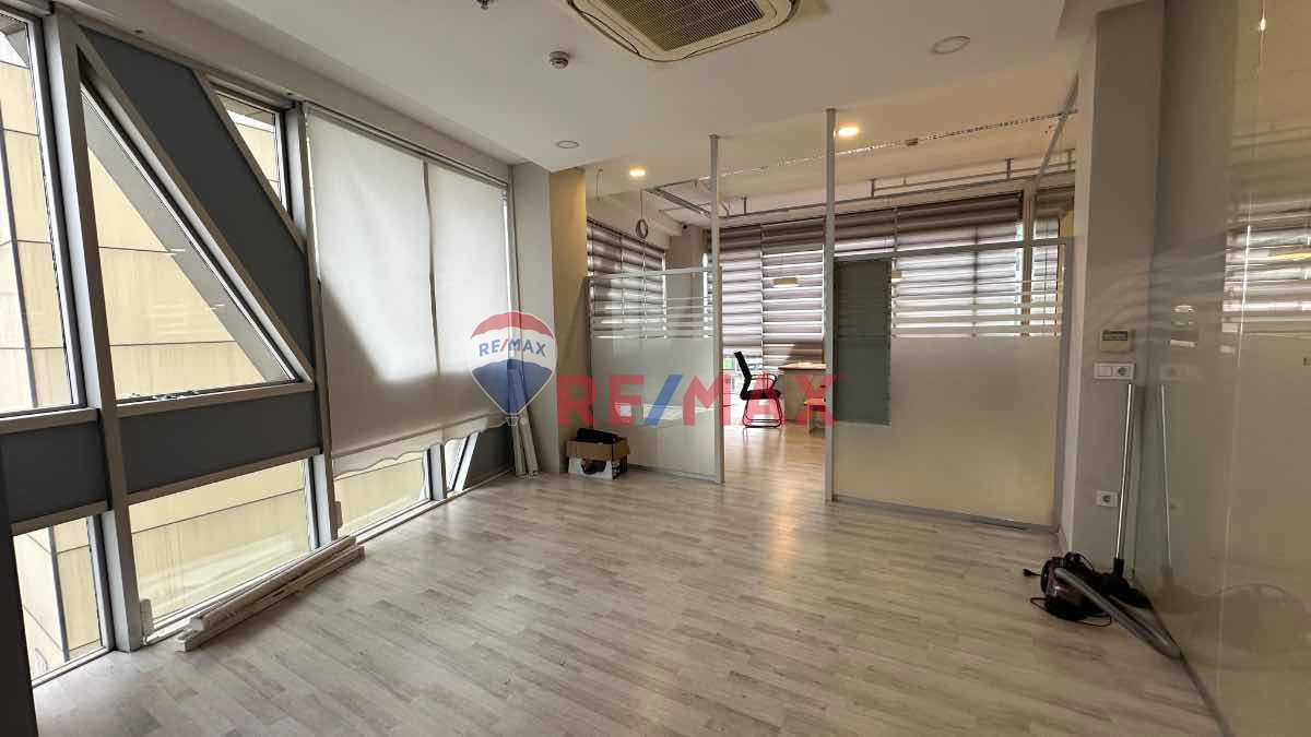 BAHÇELIEVLER YENIBOSNA MERKEZ KIRALIK 650 M2 PLAZA KATI