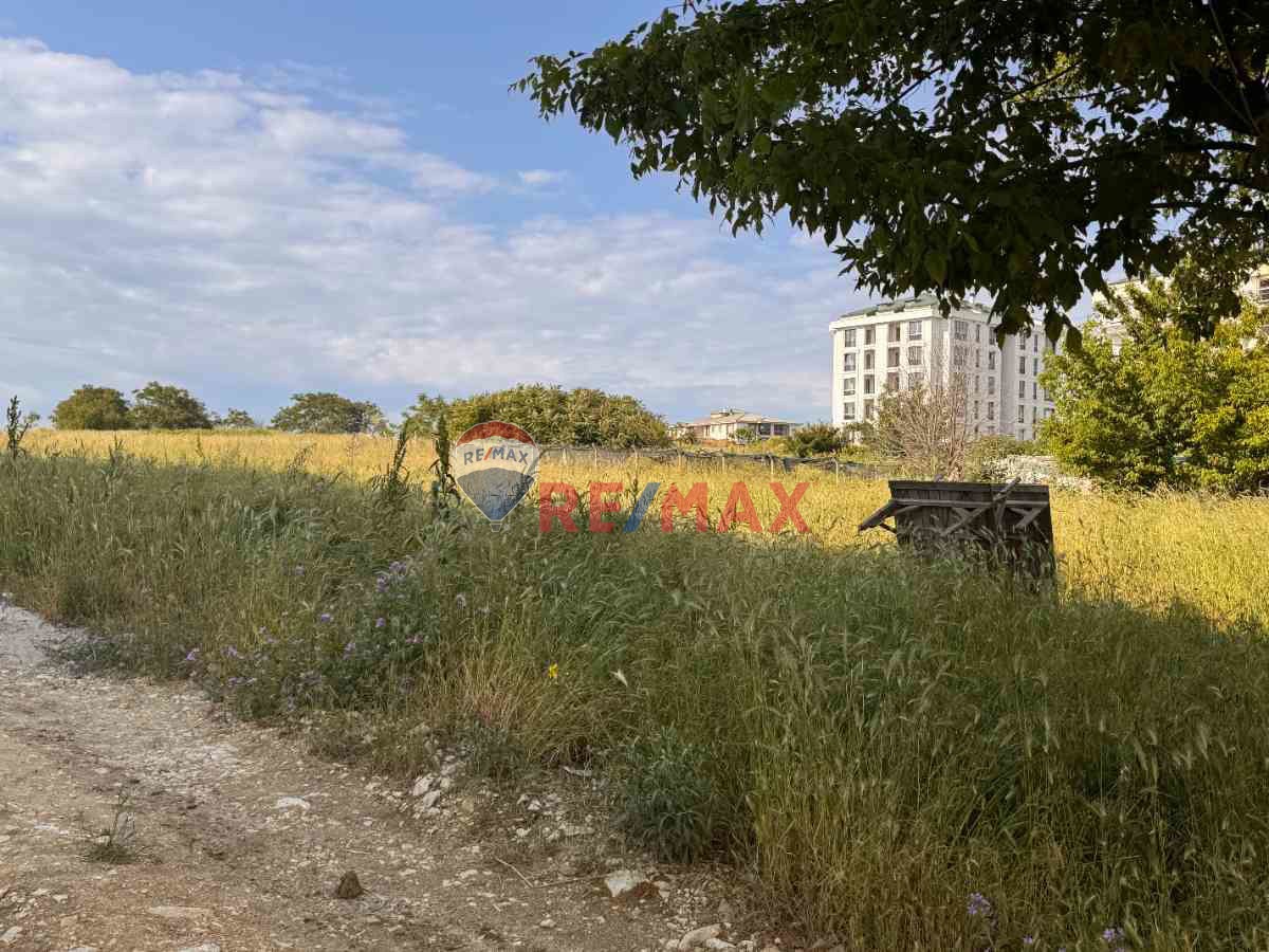 BÜYÜKÇEKMECE MİMARSİNAN' DA SATILIK 600 M' ARSA