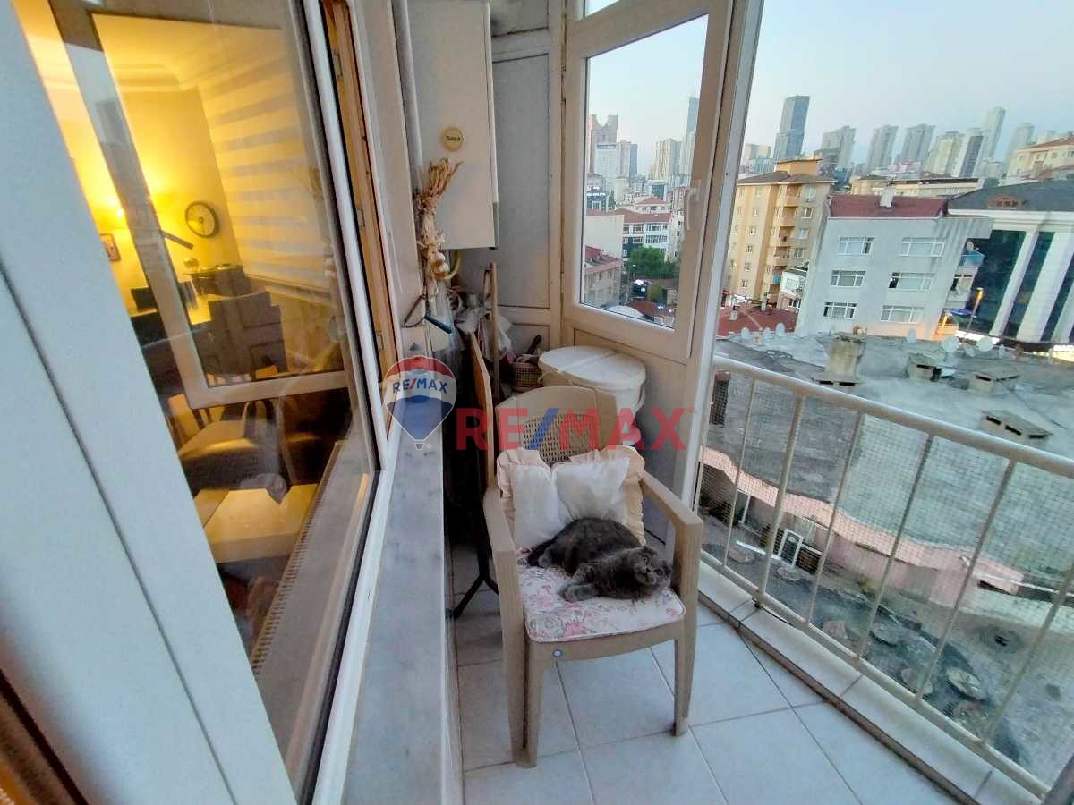 ATAŞEHİR KÜÇÜKBAKKALKÖY'DE 2+1 SATILIK ARAKAT DAİRE