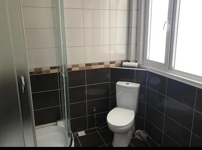 KARTAL MERKEZE VE MARMARAYA ÇOK YAKIN GENIŞ M2'LI 1.5+1 DAIRE