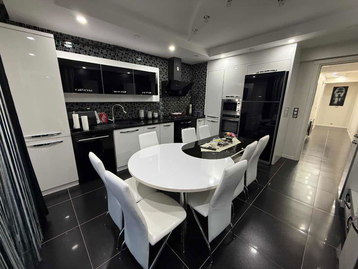 REMAX MODEN DEN YENIŞAFAK FIRUZE KONAKLARINDA 3+1 SATILIK DAIRE