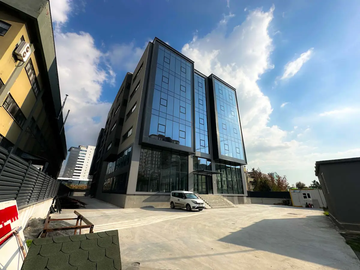 REMAX EBRU'DAN BASINEKSPRESE PARALEL İSKANLI EMSALSİZ BİNA 3