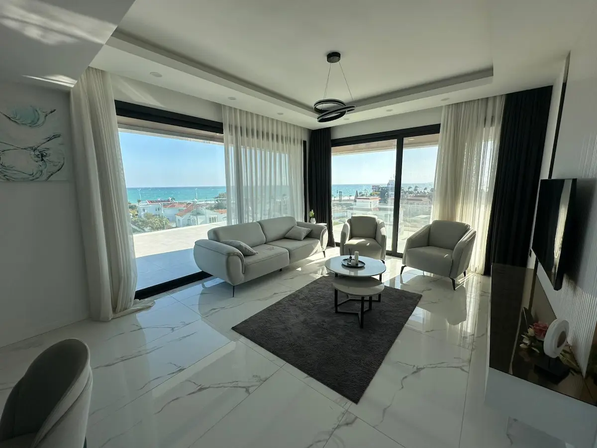 DENİZ AYAĞINIZIN ALTINDA! 🌊 İSKELE MERKEZ | SIFIR PENTHOUSE 2+1 | FULL DENİZ MANZARALI