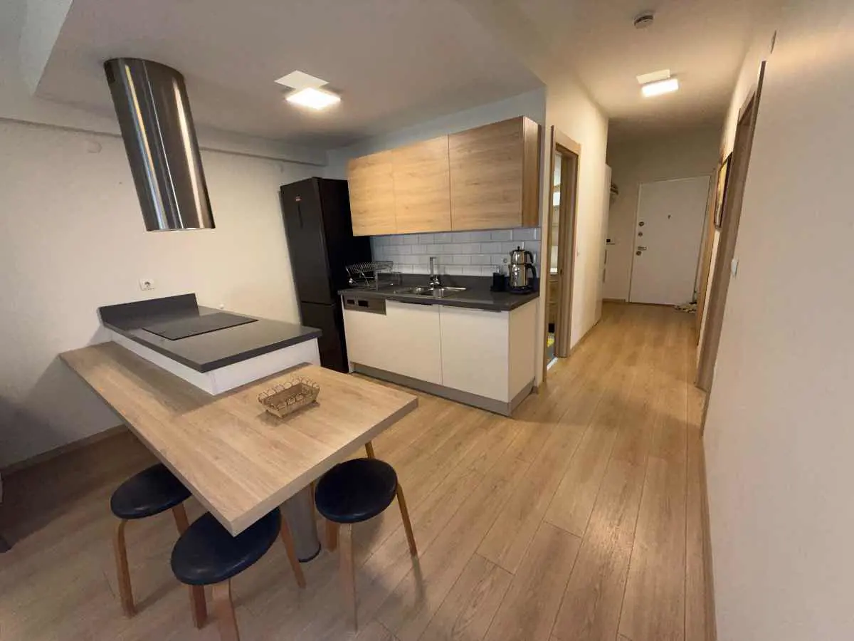 KUSADASI MERKEZDE SATILIK   FIRSAT FULL EŞYALI  BAKIMLI DAİRE