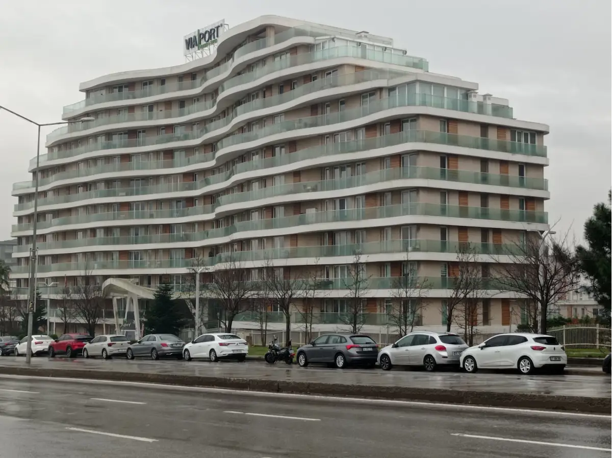 VIAPORT HOUSES & SUIT SITESINDE BÜYÜK TIP SATILIK 1+1 DAIRE