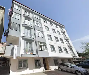 METRO'YA YÜRÜME MESAFESİNDE SATILIK 2+1 BAHÇE KATI DAİRE