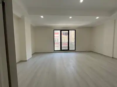 ŞİRİNEVLER METROBÜSE BEŞ DAKİKA MESAFEDE SATİLİK 2+1 DAIRE