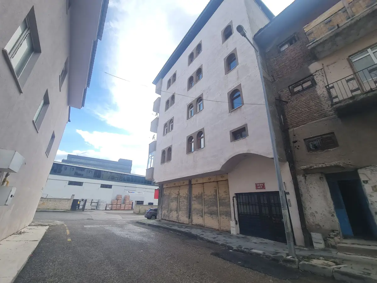REMAX İLKE'DEN 50. YIL CADDESİ'NDE 4+1 KİRALIK DAİRE