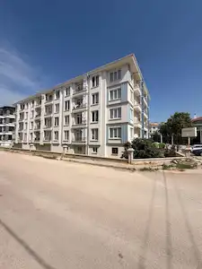 *SELÇUKLU MAHALLESINDE SATILIK 1+1 EŞYALI DAIRE - DEVLET HASTANESI ARKASI*
