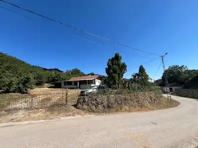 SIVRITEPE DE 1505 M² ARSA ÜZERINDE SATILIK MÜSTAKIL EV