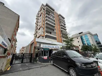REMAX'TAN HANEM İSTANBUL SITESINDE SATILIK 2+1 HAVUZLU DAIRE