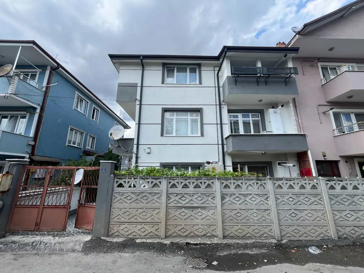 REMAX SOFT BARIŞ BAŞOL'DAN AGORA YANINDA SATILIK BİNA