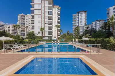 UNCALI'DA 242 PARK EVLERİ'NDE SATILIK 89 M2 1+1 DAİRE