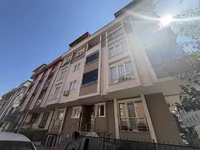 ÇEKMEKÖY HAMİDİYE MAHALLESİNDE BAKIMLI 2+1 KİRALIK DAİRE