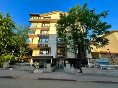YUNUS EMRE MAHALLESİ’NDE BAKIMLI 3+1 KİRALIK DAİRE | MERKEZİ KONUM