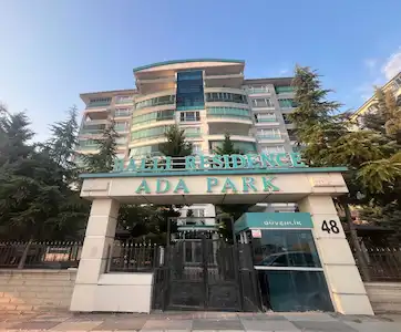 ELVAN CAD.BAĞLICA SINIRI ADA PARK BALLI RESIDENCE ' DA GENİŞ ULTRA LÜKS 3+1 BAKIMLI SATILIK DAİRE