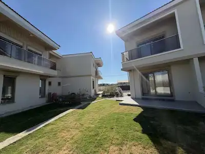 MAVİŞEHİR YAKINI 3+1 VİLLA | 285 M² ARSA PAYI TAKASA UYGUN