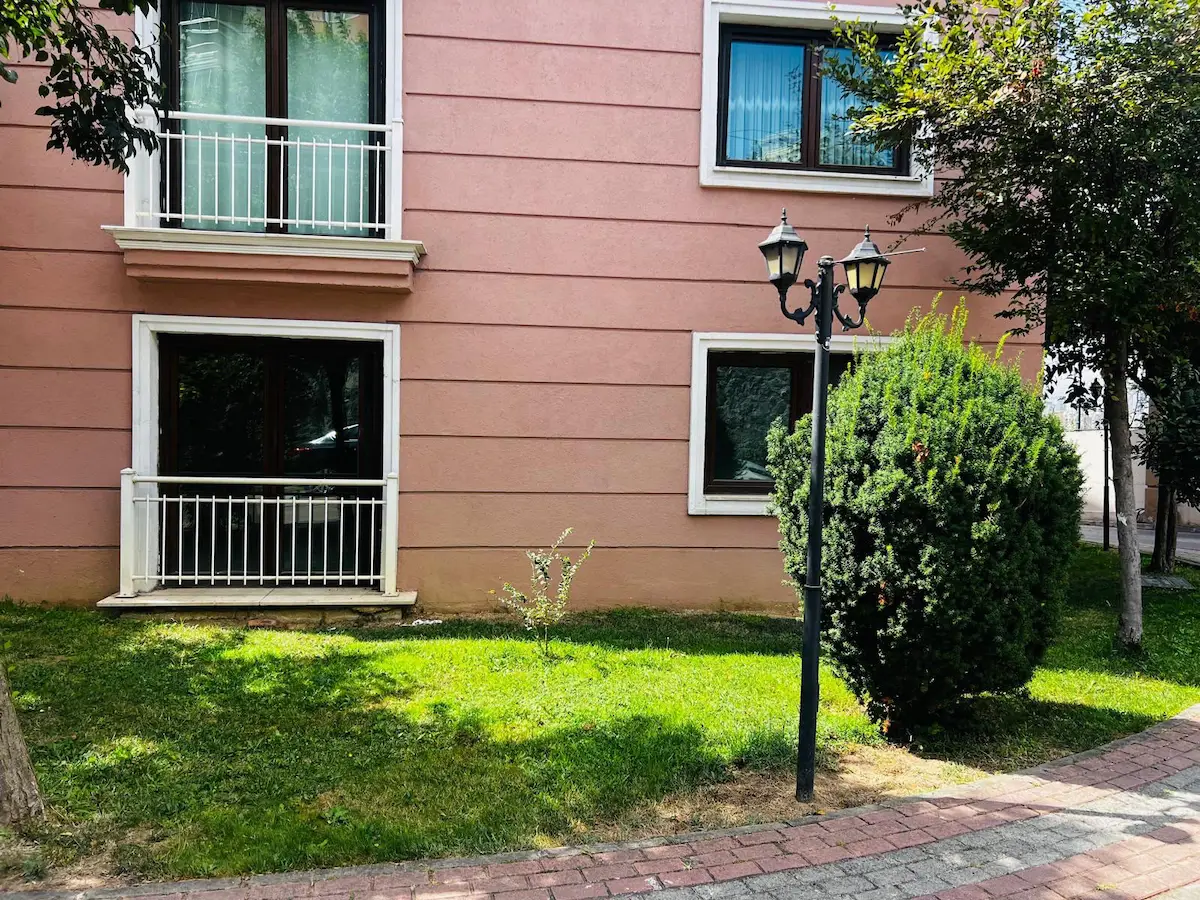 HALKALI LALEŞEHİR KONAKLARI KİRALIK 3+1 BAKIMLI DAŞRE