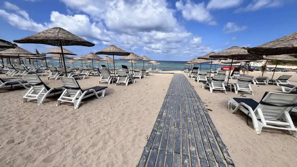 ŞİLEDE DENİZE SIFIR, ÖZEL KUM PLAJLI FAAL OTEL