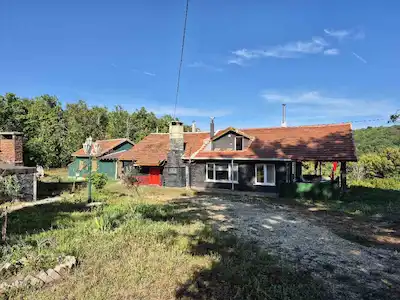 DOĞA İÇERİSİNDE ÇİFTLİK EVİ