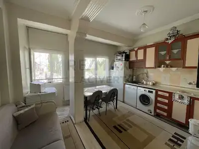 RE/MAX LACİVERT'TEN SANAYI 'DE SATILIK 2+1 DAİRE